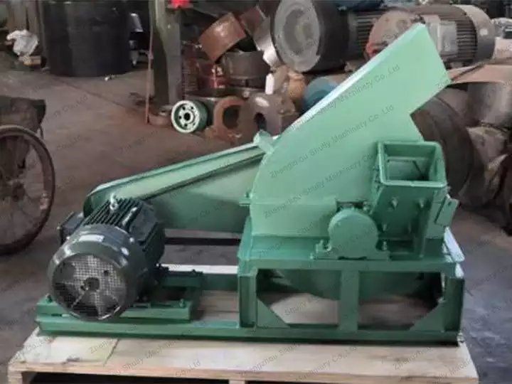 Disc wood chipper machine for delivery