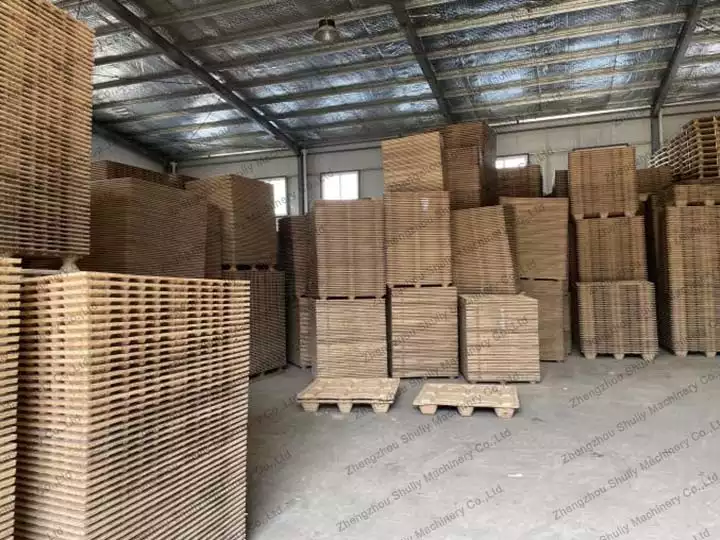How to invest in wooden pallets to make profits?