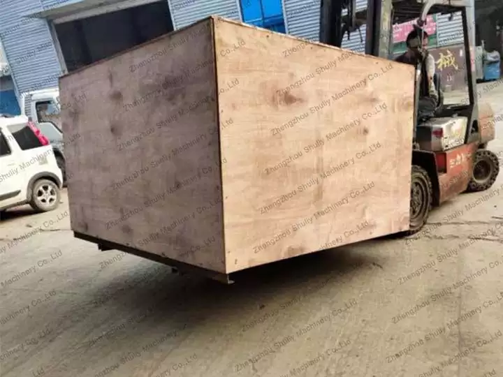 Wood peeling machine package & loading